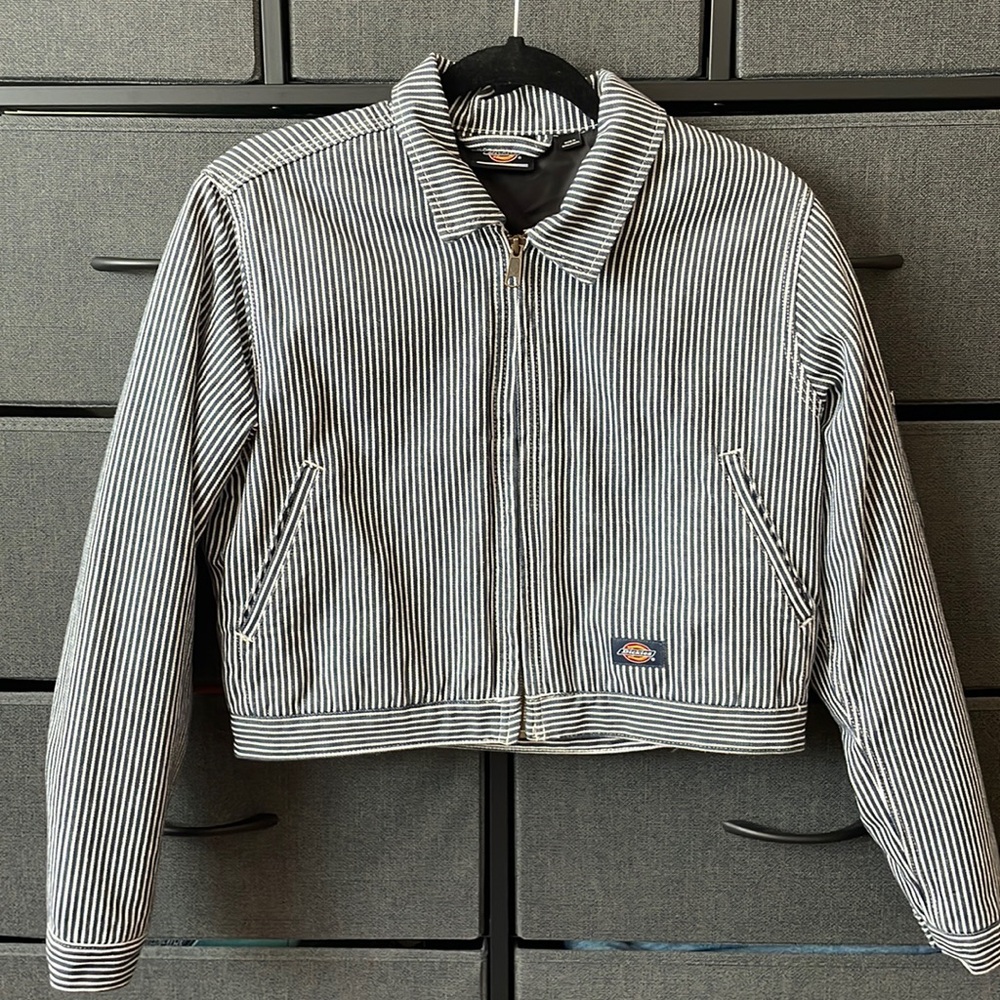 Limited Edition Dickies cropped Eisenhower Jacket. Women’s size Medium.